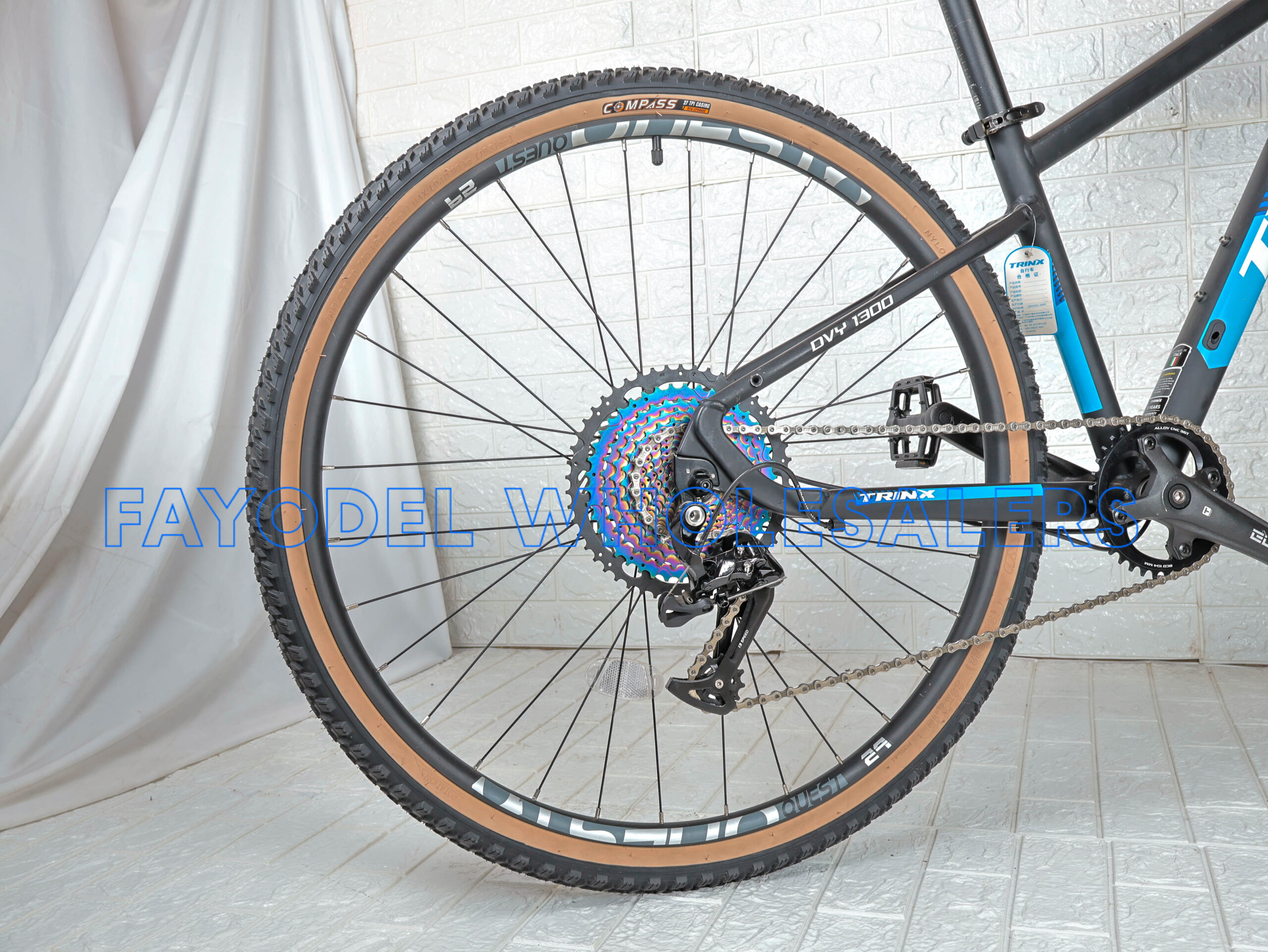 Trinx DVY 1300 detail 2