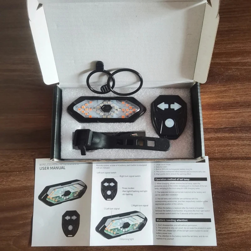 Tail Light with Wireless Remote Control detail 3